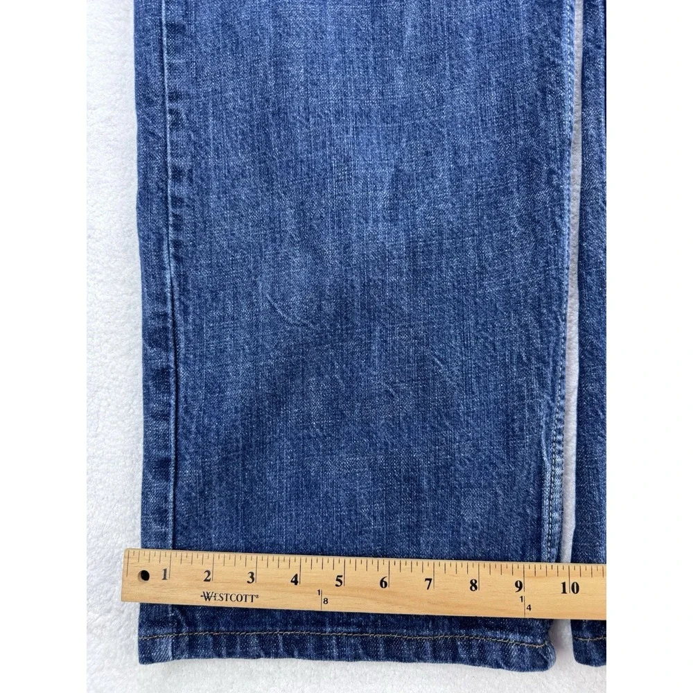 Levis levis 569